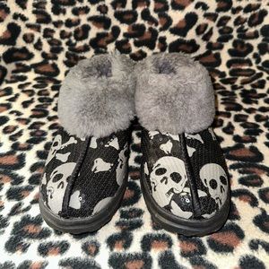 *SOLD* UGG Skull Sequin Slippers Size 4